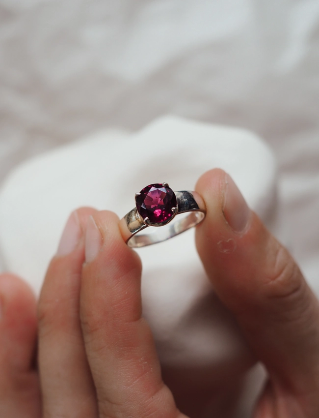 anello Granato